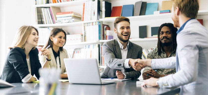 当你雇佣你的第一个员工时，请遵循这个全面的清单。