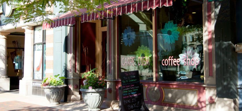 你公司的固定成本是什么?了解如何管理和记录你的固定成本。